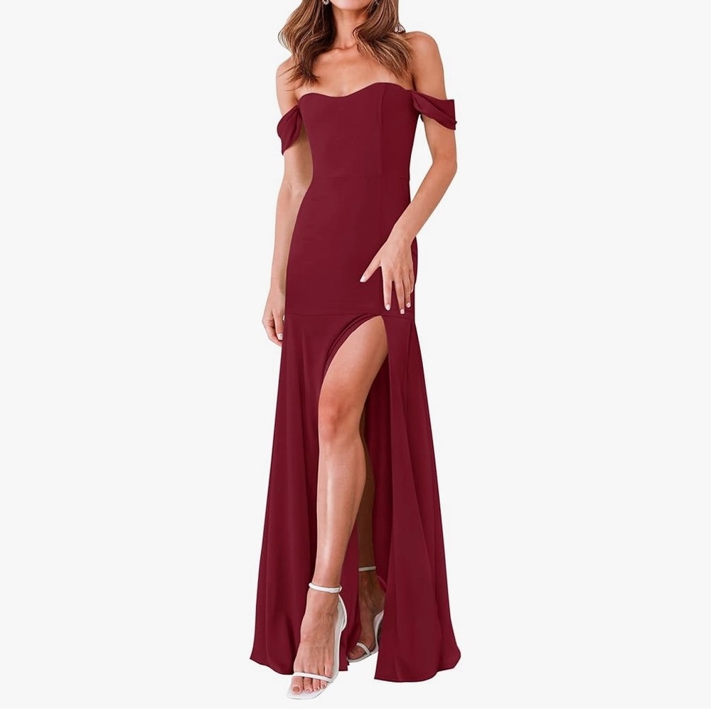 Chic Strapless Burgundy Evening Gown